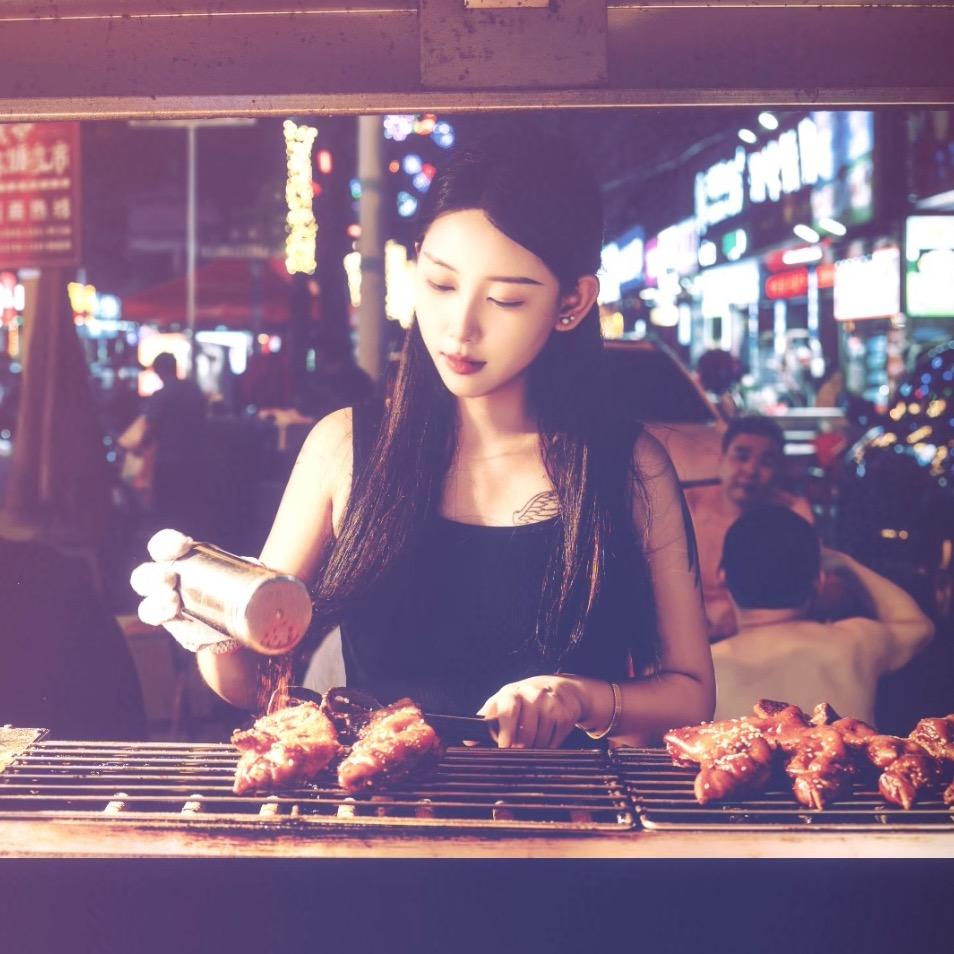 二师兄烤猪蹄-小吴