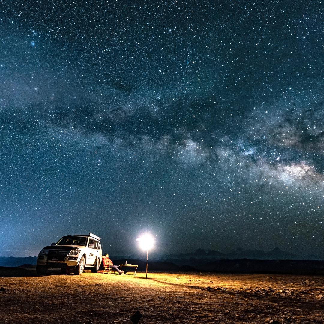 星空下的王老飞