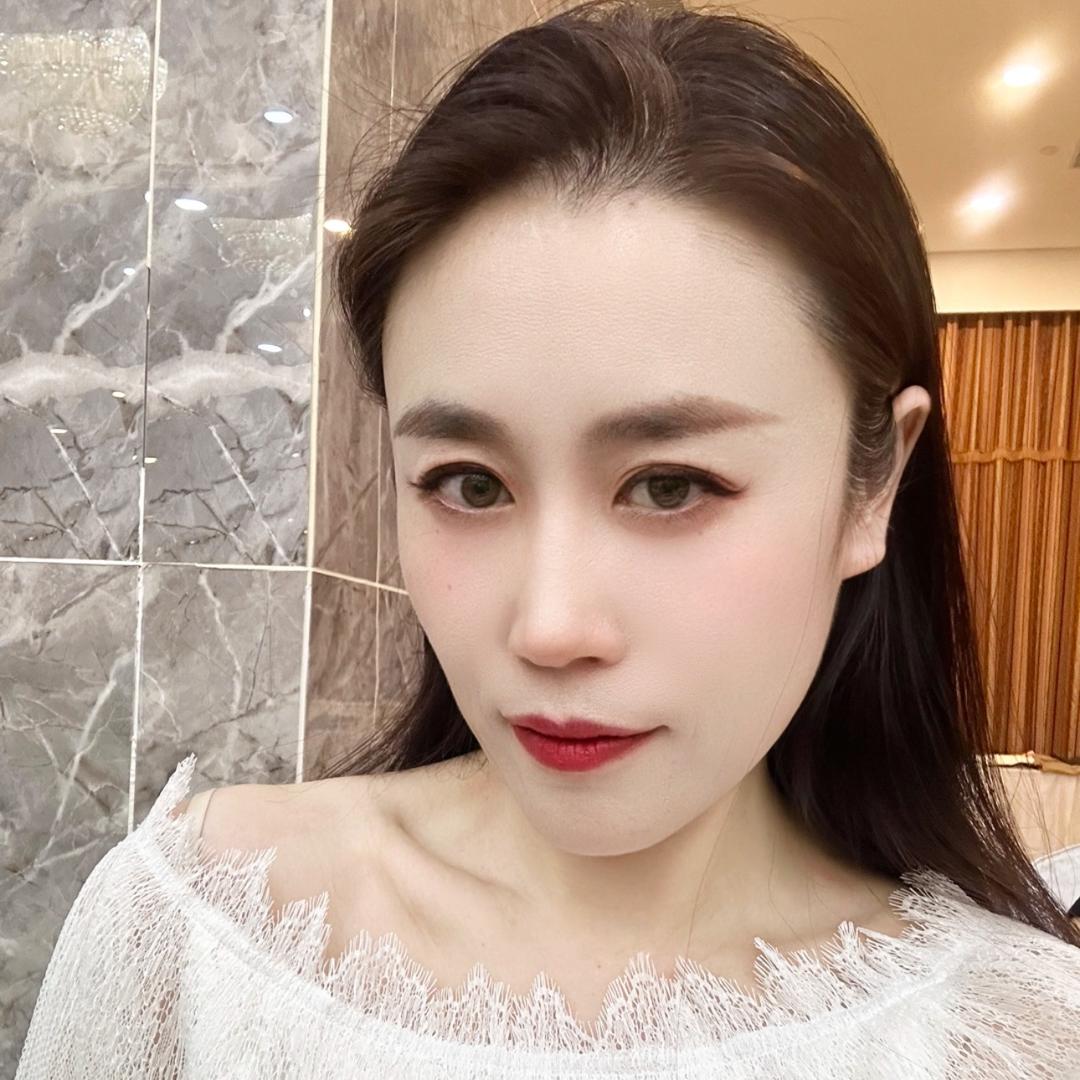 美丽吧女装沈阳长白店丹丹
