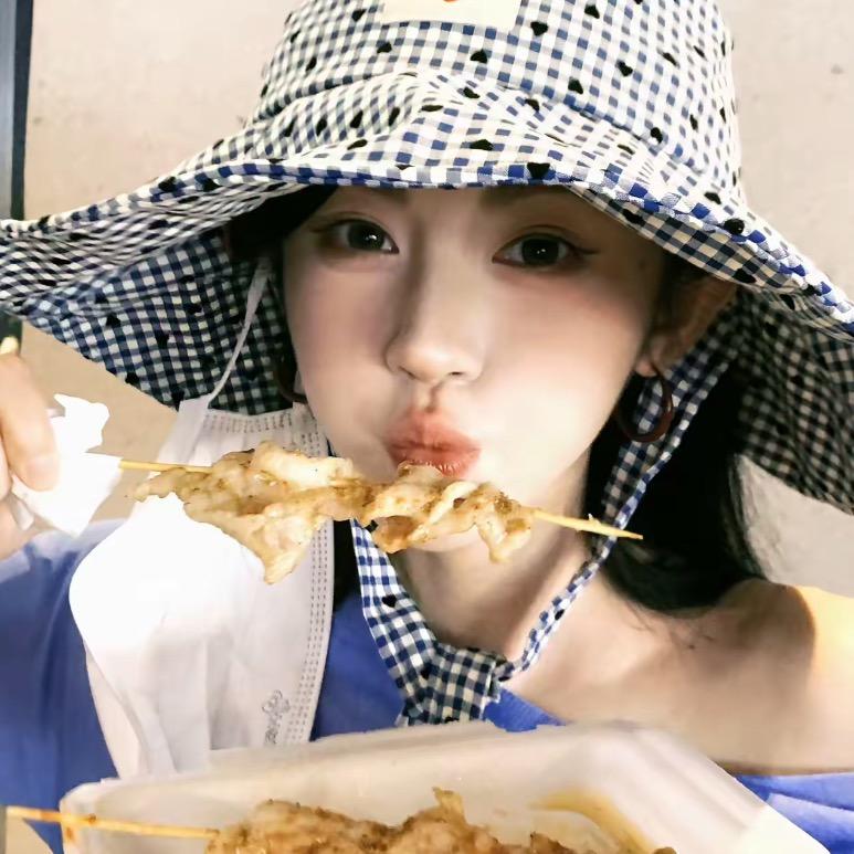 妮妮超爱吃.