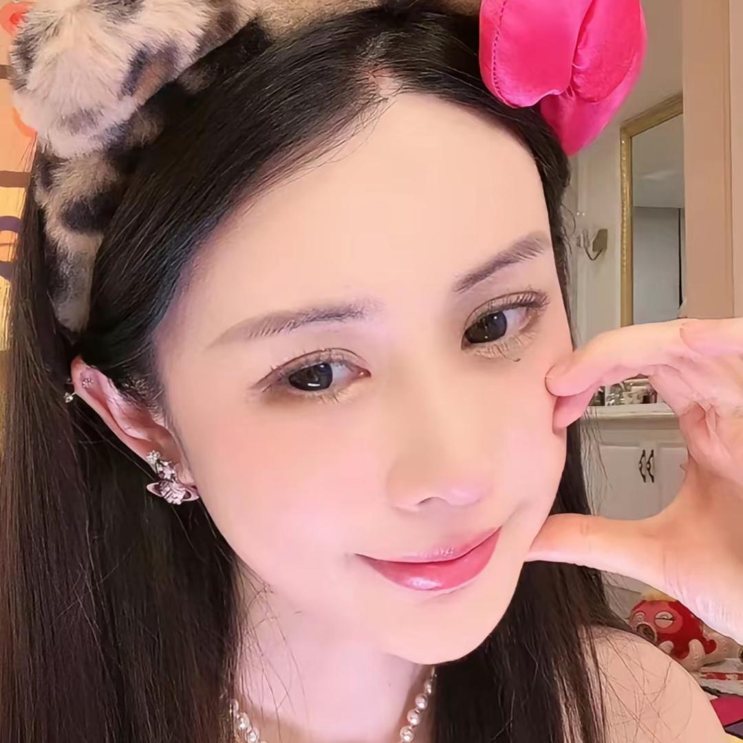 韦雪（爱自己）