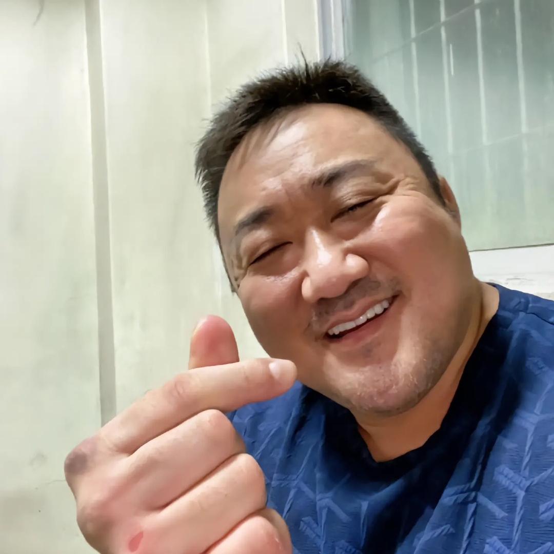 我指着大海的方向