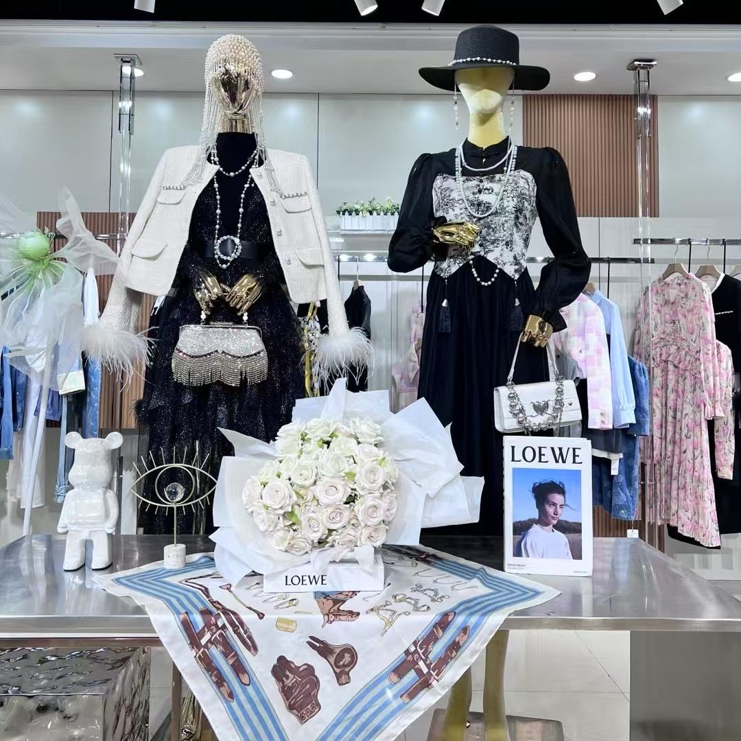 小金总女装店
