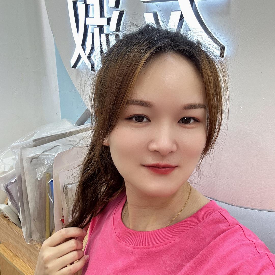 衣淑女装罗城解放路店 绿萝