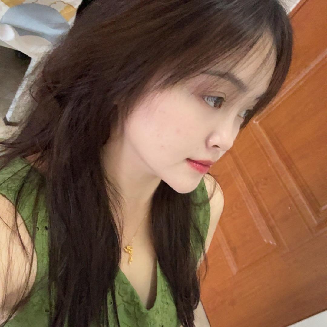 梁小姐...