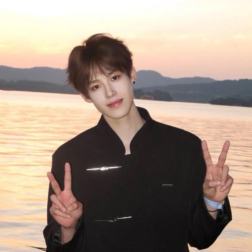 辉宝宝🍔 ⁸¹¹