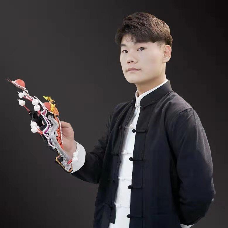 筑梦变脸服装厂《伟杰》