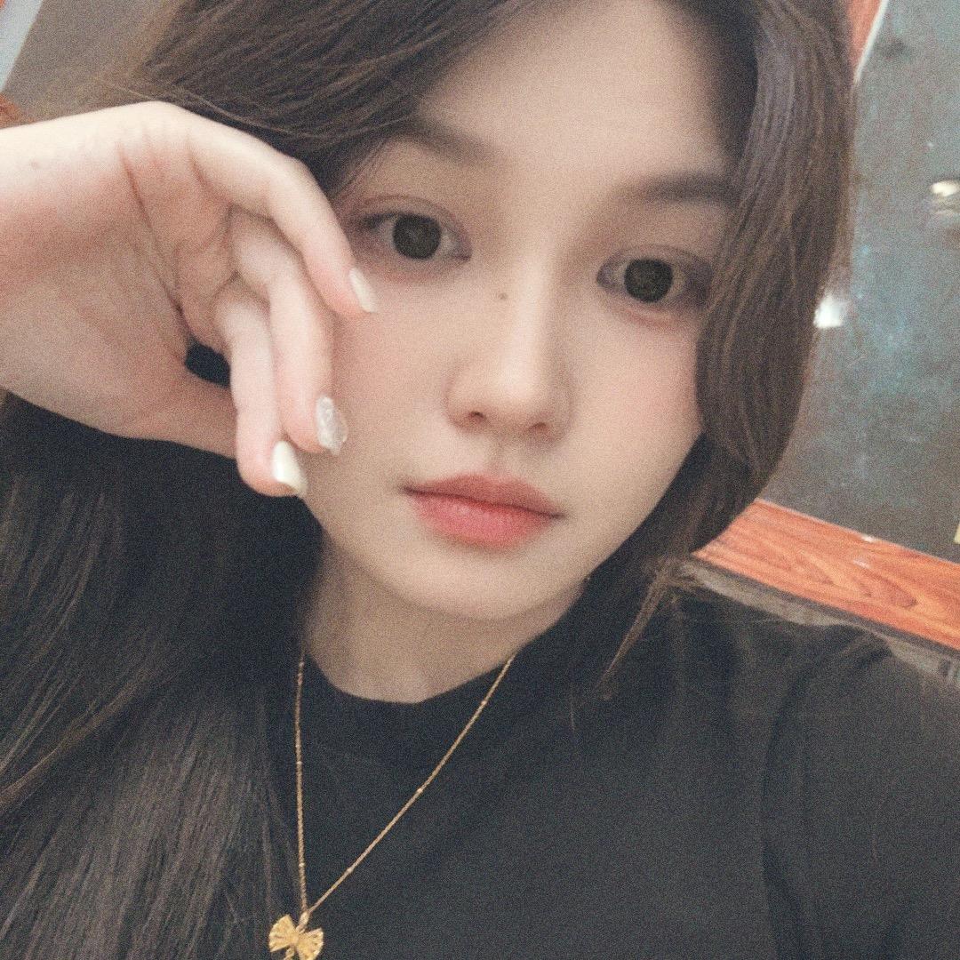 𝒞𝒽ℯ𝓃 ᥫᩣ