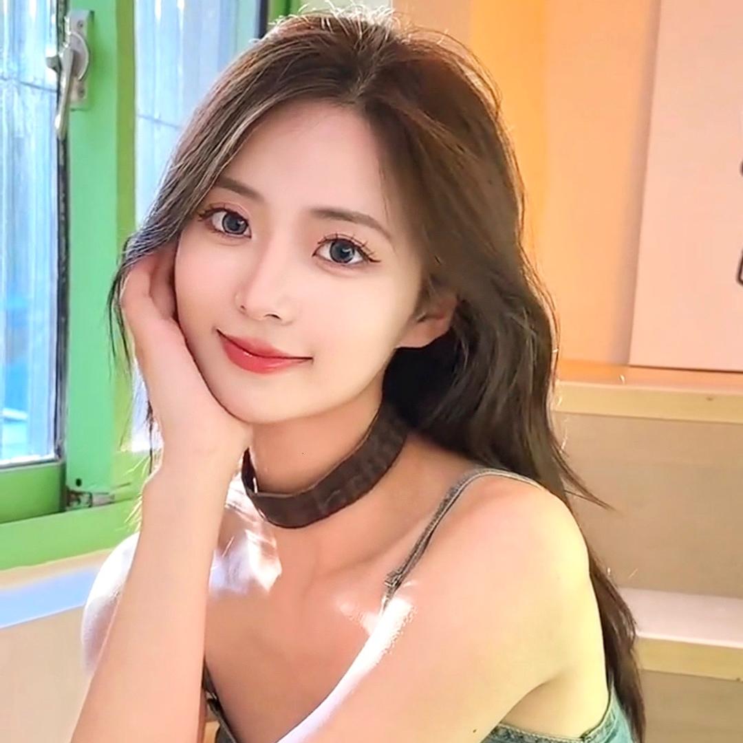 美娜Una