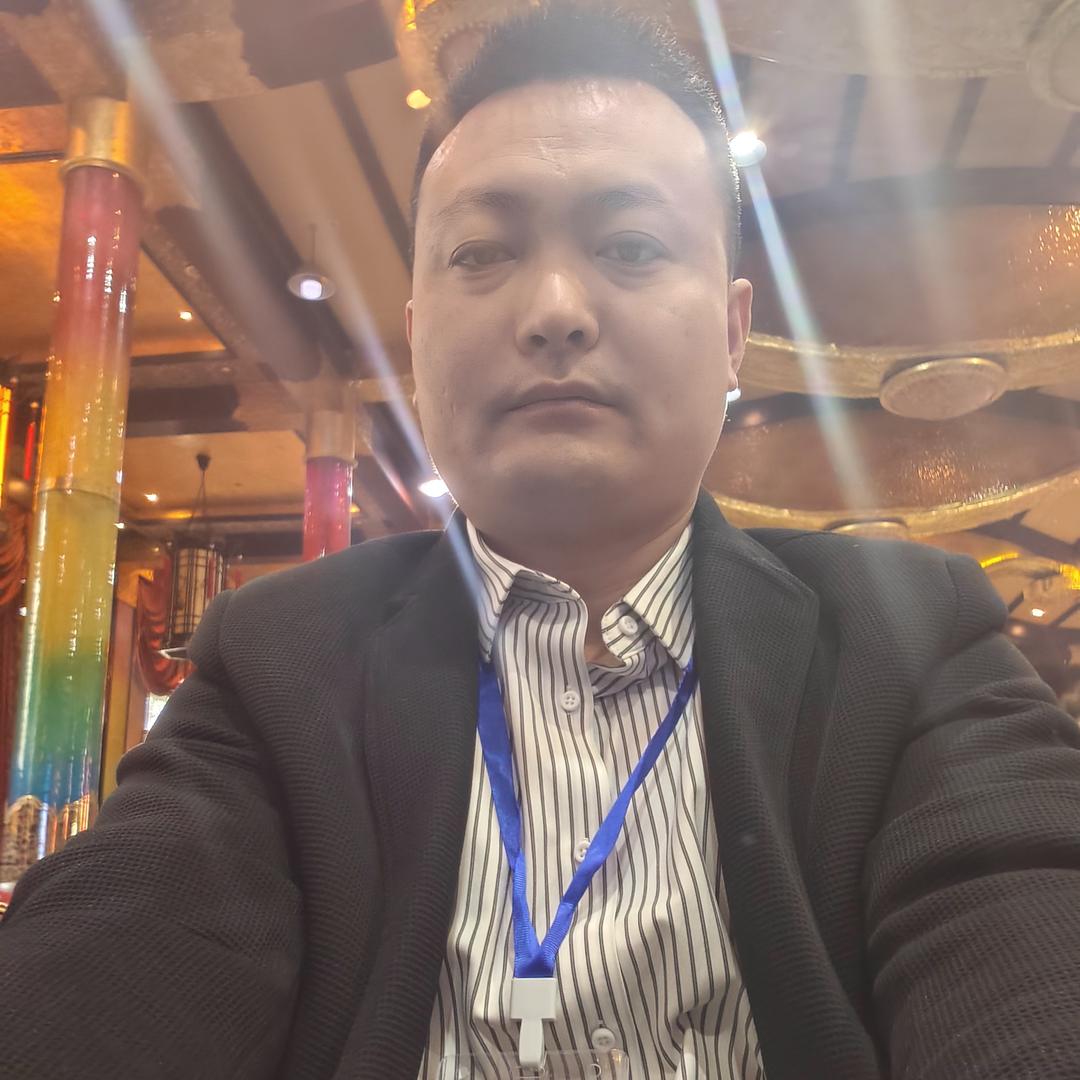 许西宁：（北京塑胶地板、自流平）