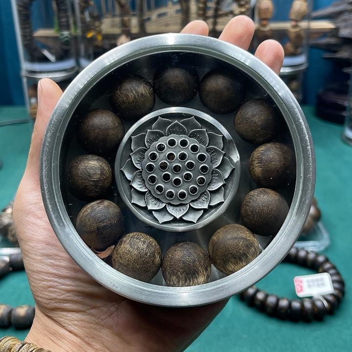 周掌柜沉香文玩