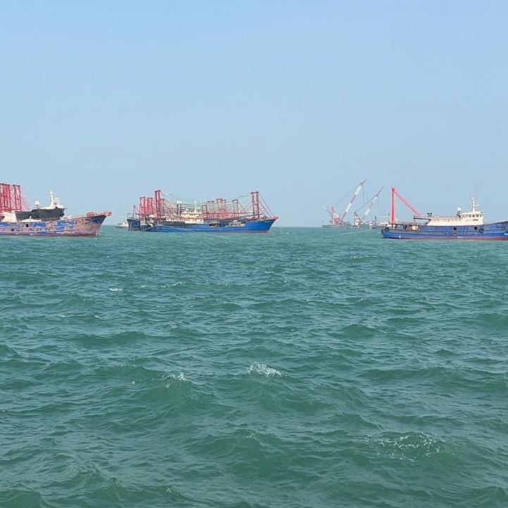 孤独患者˃̣̣̥᷄⌓˂̣̣̥᷅