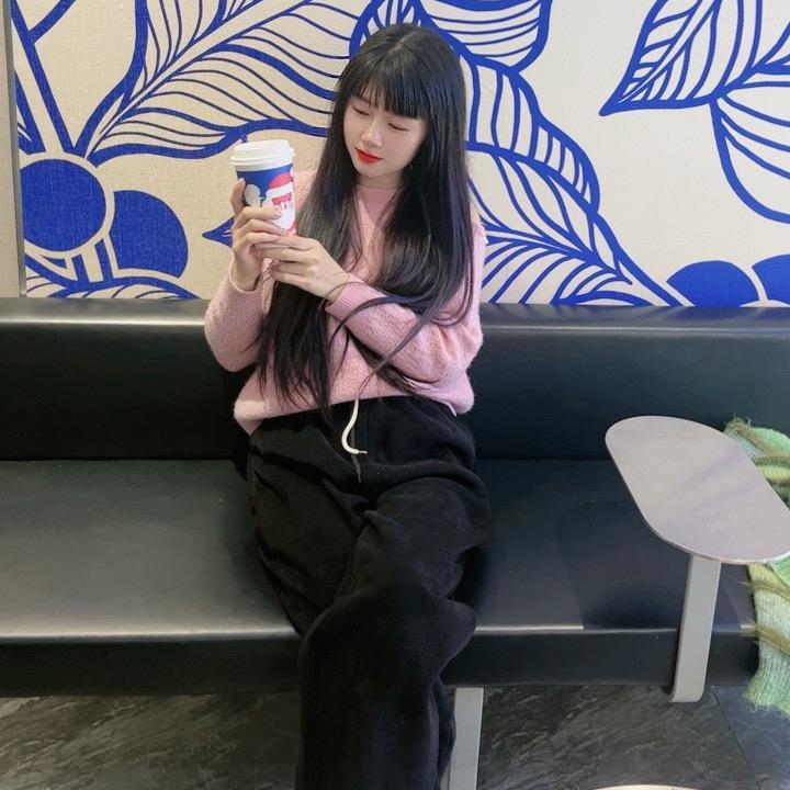 是何莹丽呀
