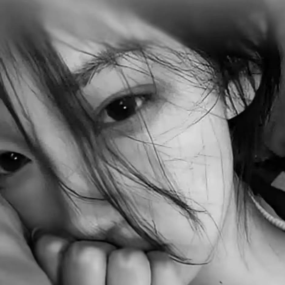 ᅠᅠᅠᅠᅠㅤ ᅠᅠᅠᅠᅠ内双怎么了