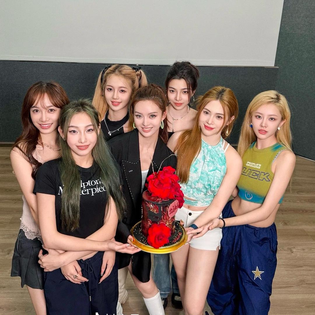 R.E.D🧧Adorer 🦋