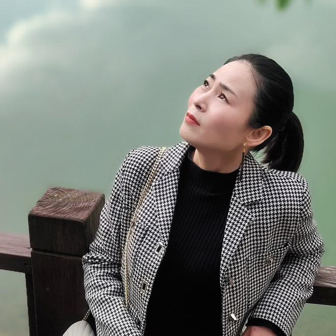 嘴巴嘟嘟
