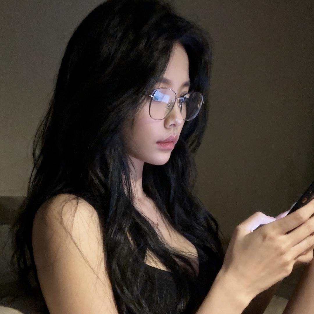 灰灰潮牌集合店