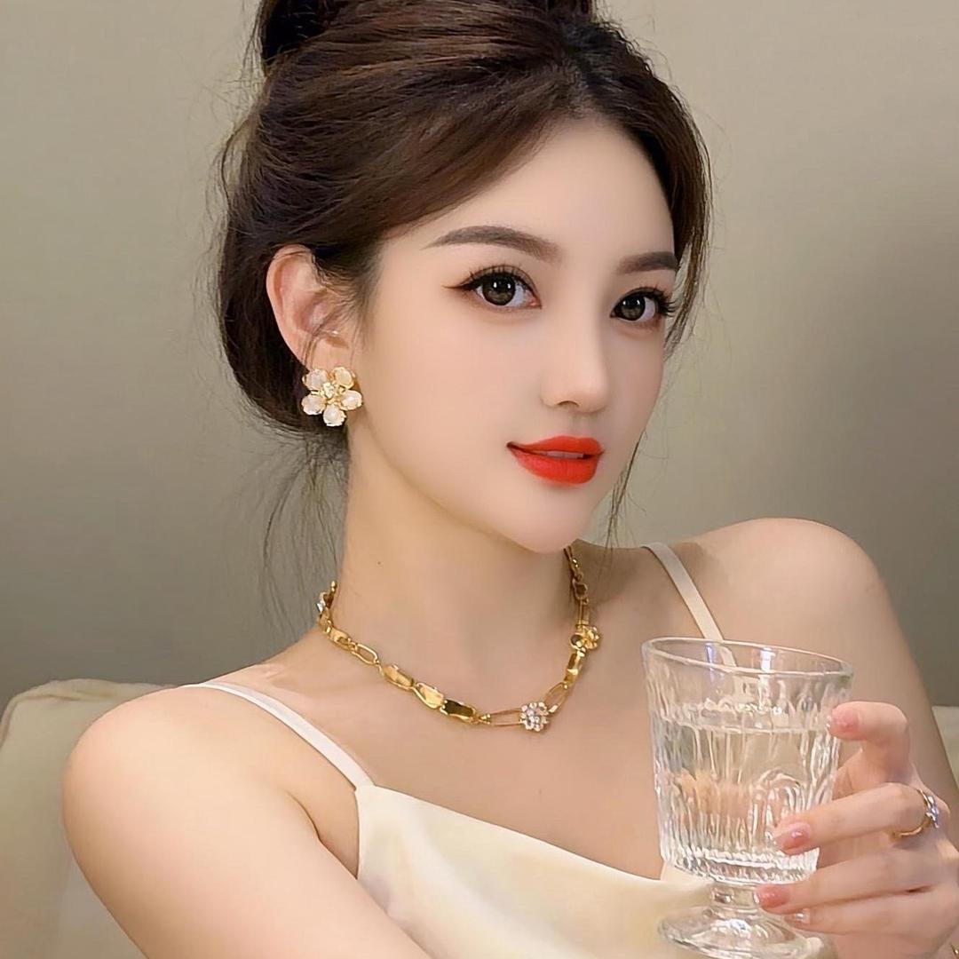 高冷的玲姐👱🏻‍♀️