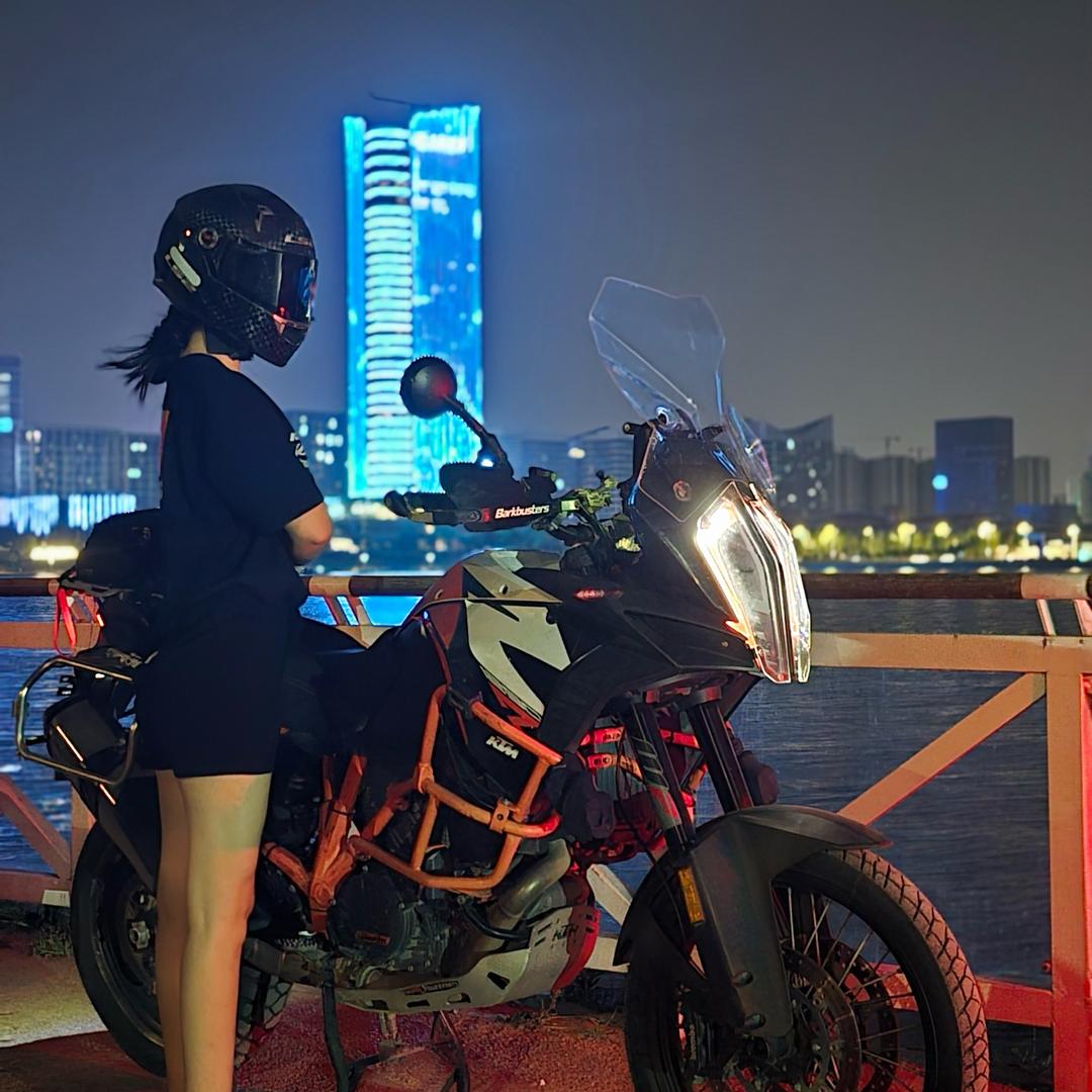 隔壁老樊精品二手摩托车（彤彤）