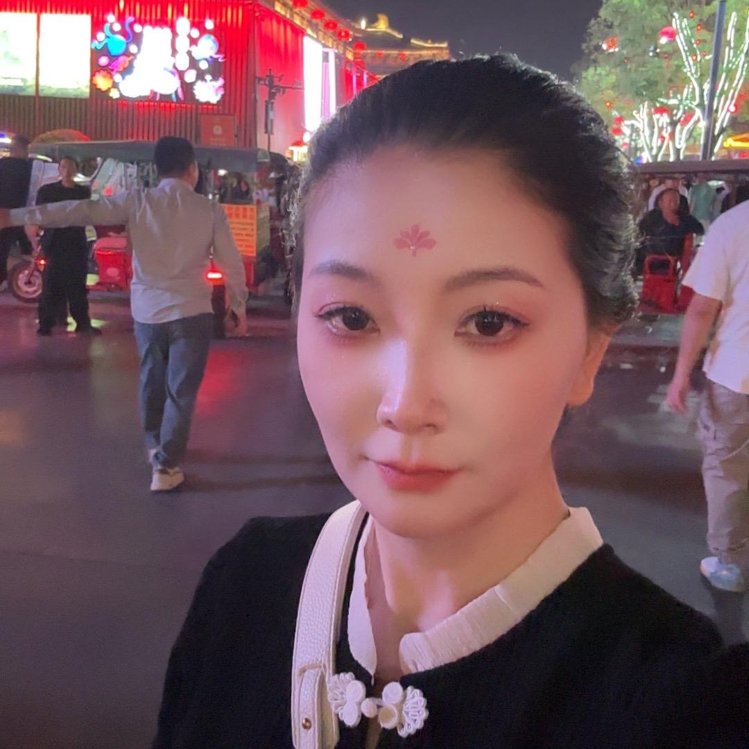 赵珊（新人学歌中多多包涵）