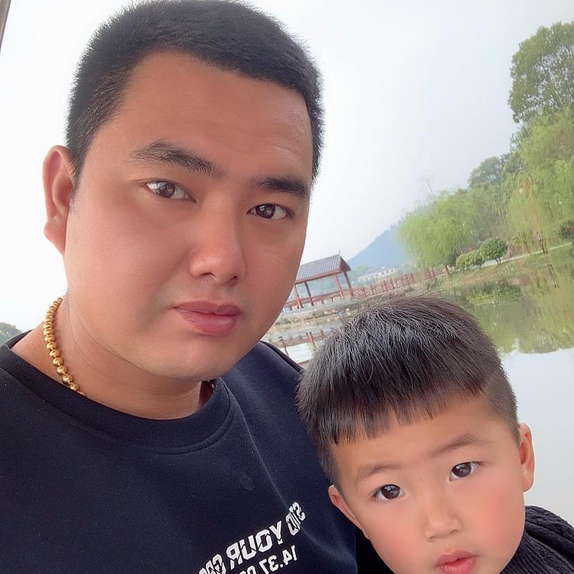 活的认真、笑的放肆