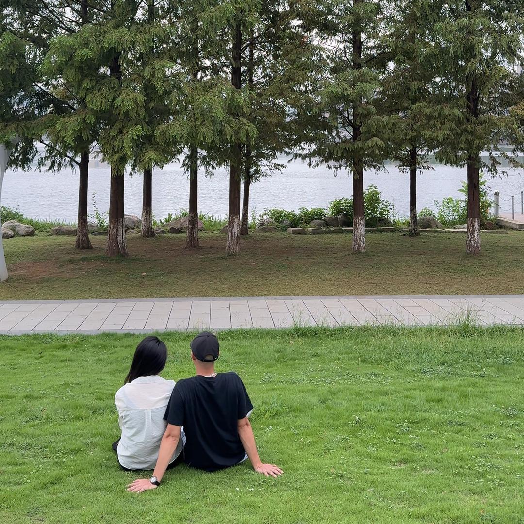 甄小美女装男装童装集合店(临湘店)