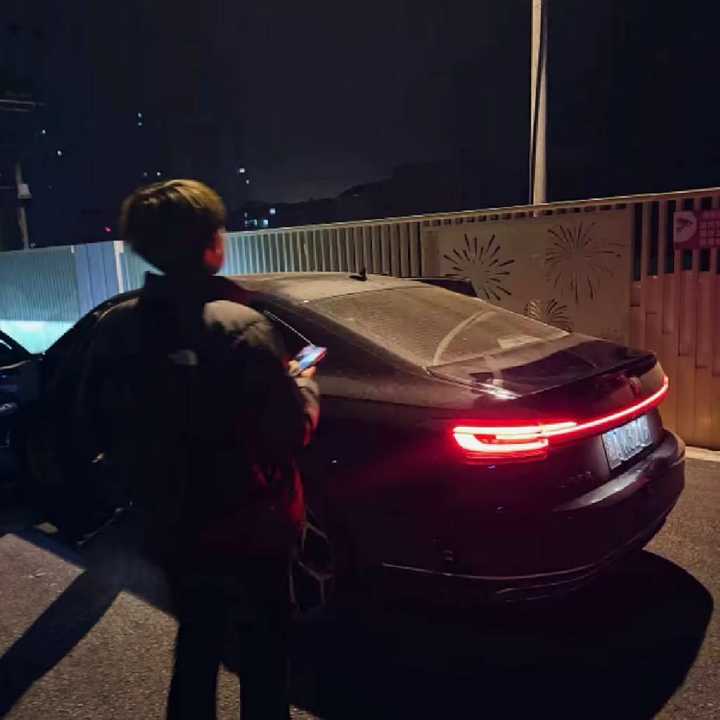 人丑嘴不甜长得不帅还没钱