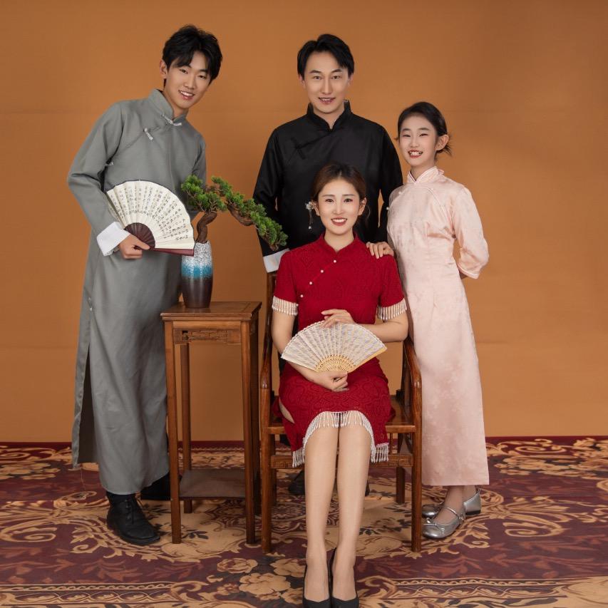 潘哥与潘嫂幸福一家人