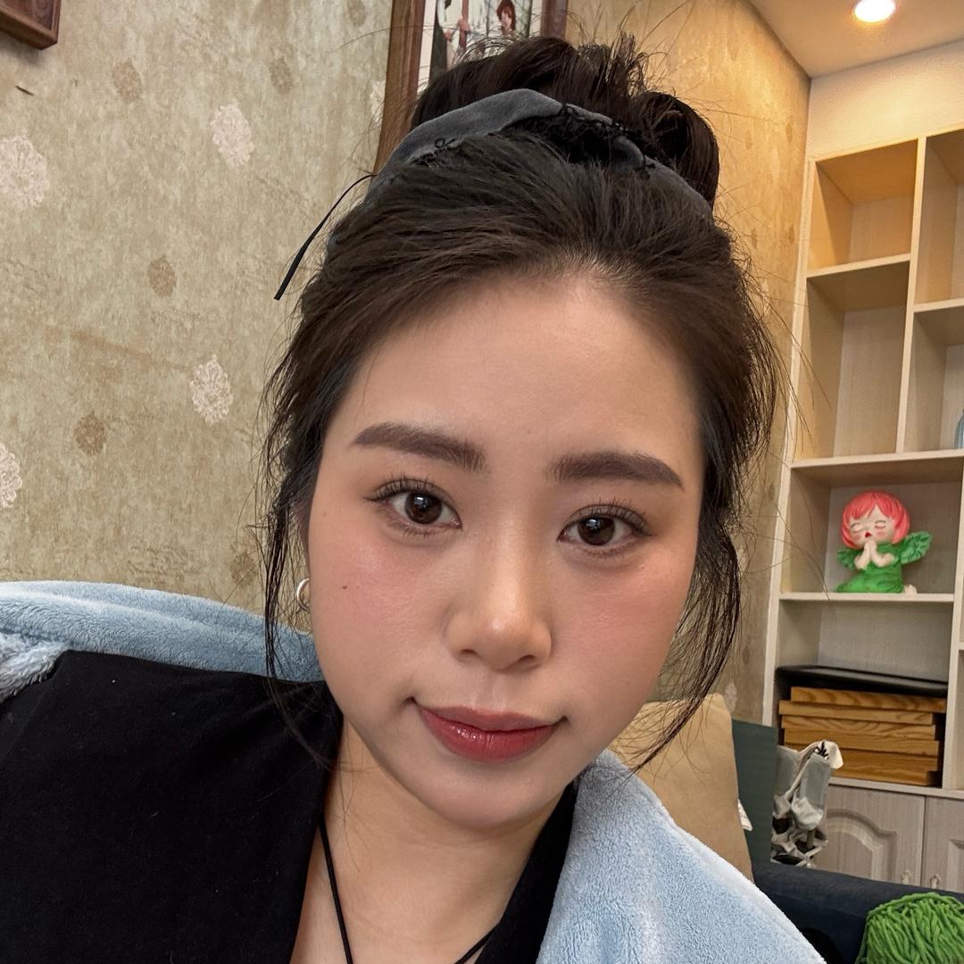 晚上被帅晕 早上又被帅醒