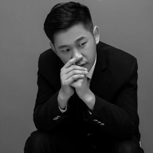 路远慢走清醒人间