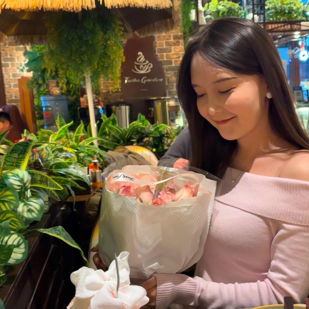 一个泪失禁小女孩