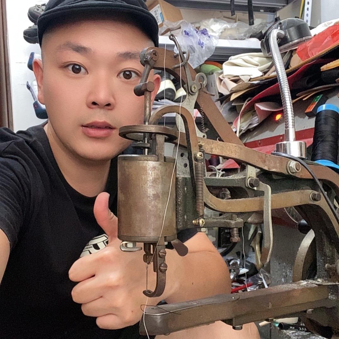 抚顺修鞋小伙
