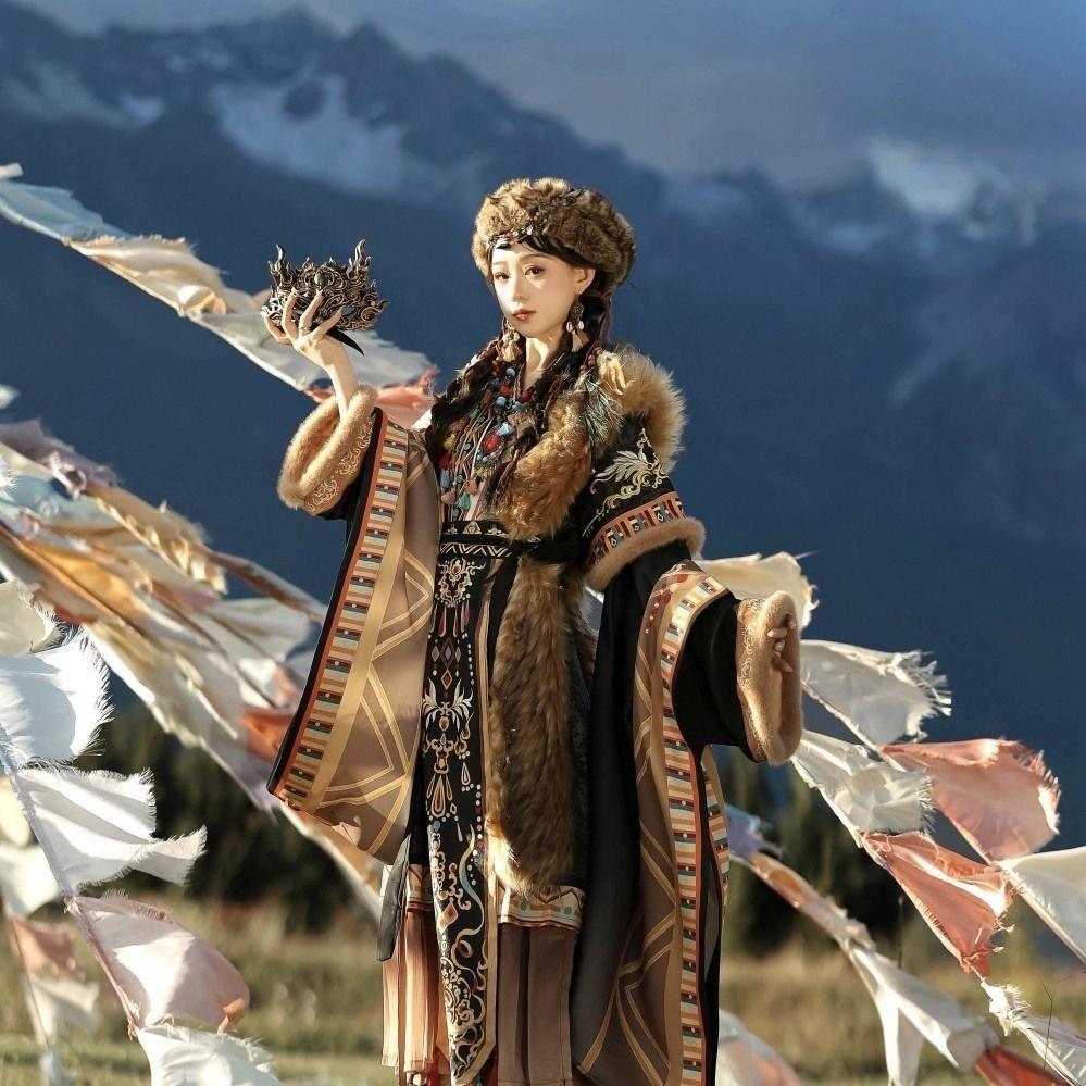 逍遥青莲🐲ᠠᠷᠪᠠᠨ ᠭᠤᠷᠪ