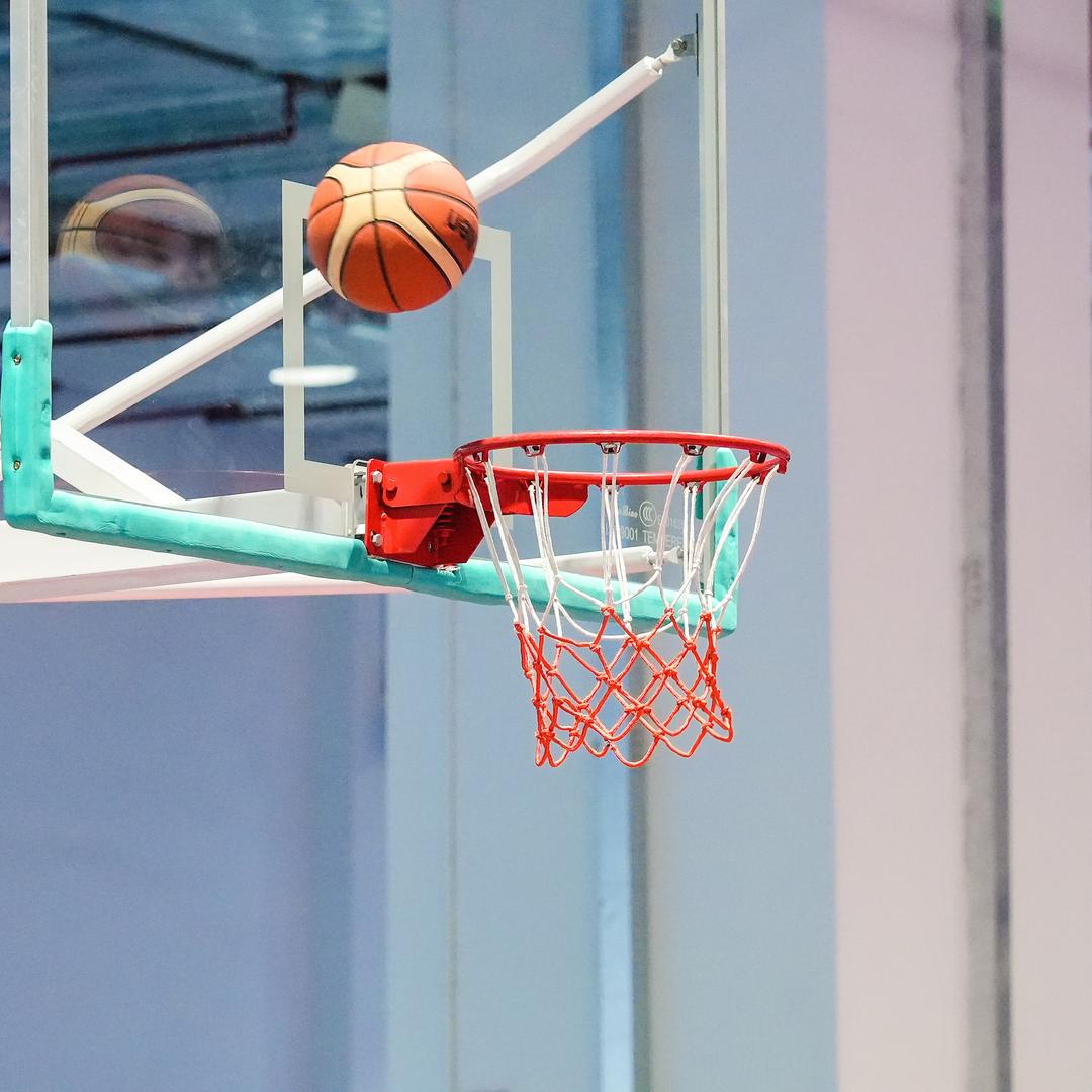 知识城一些篮球