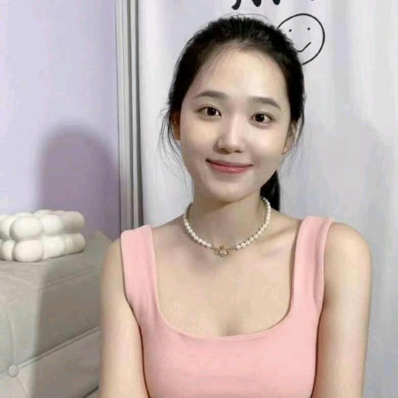 小铃铛，鞋服