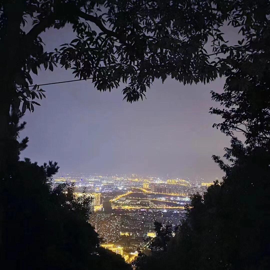 她说她会记得他