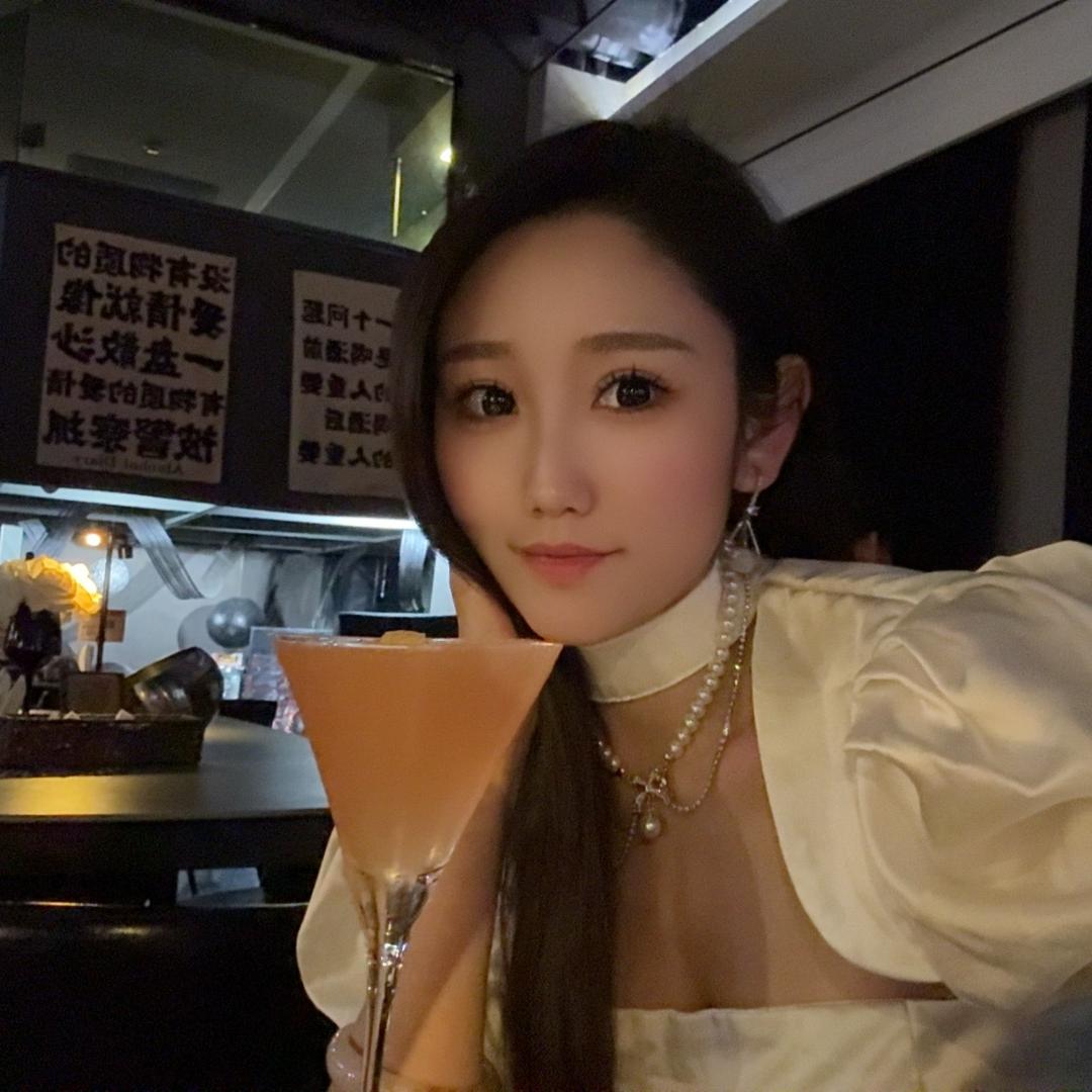 岳岳母女环球游