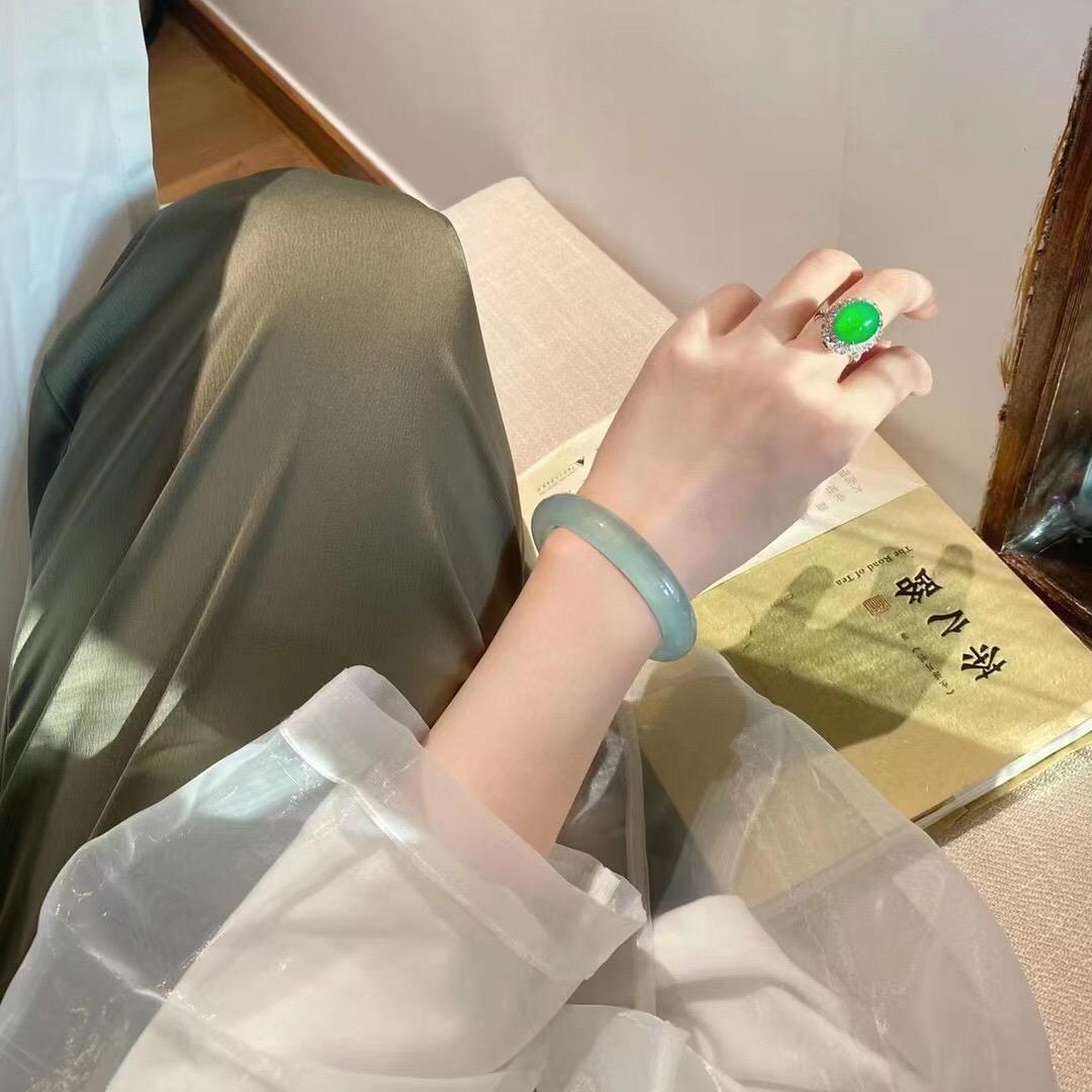 新疆玉镯
