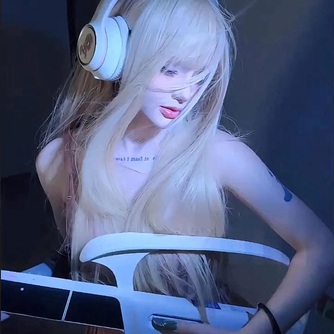 小佳 •ᴥ•