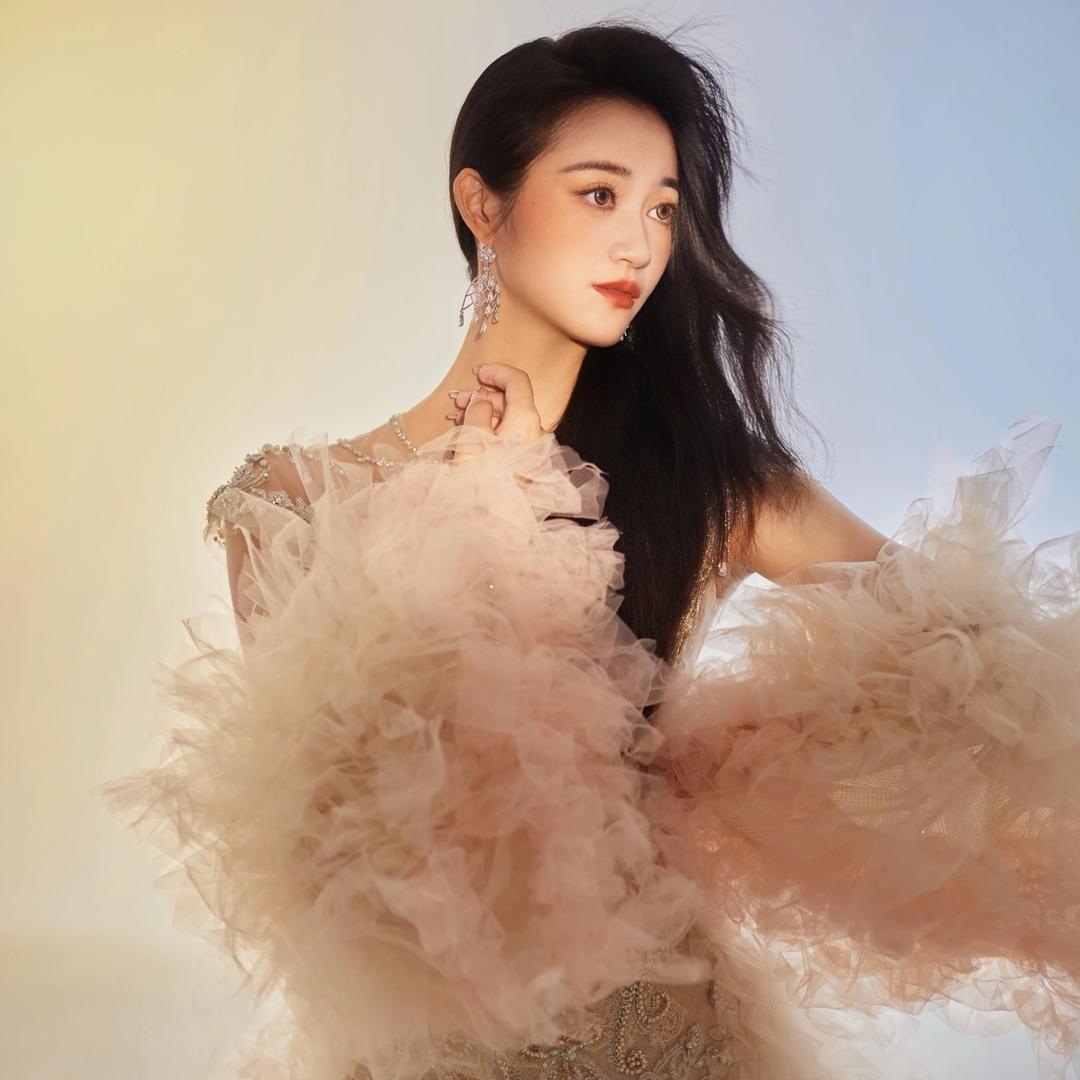 两个小酒窝的小陈