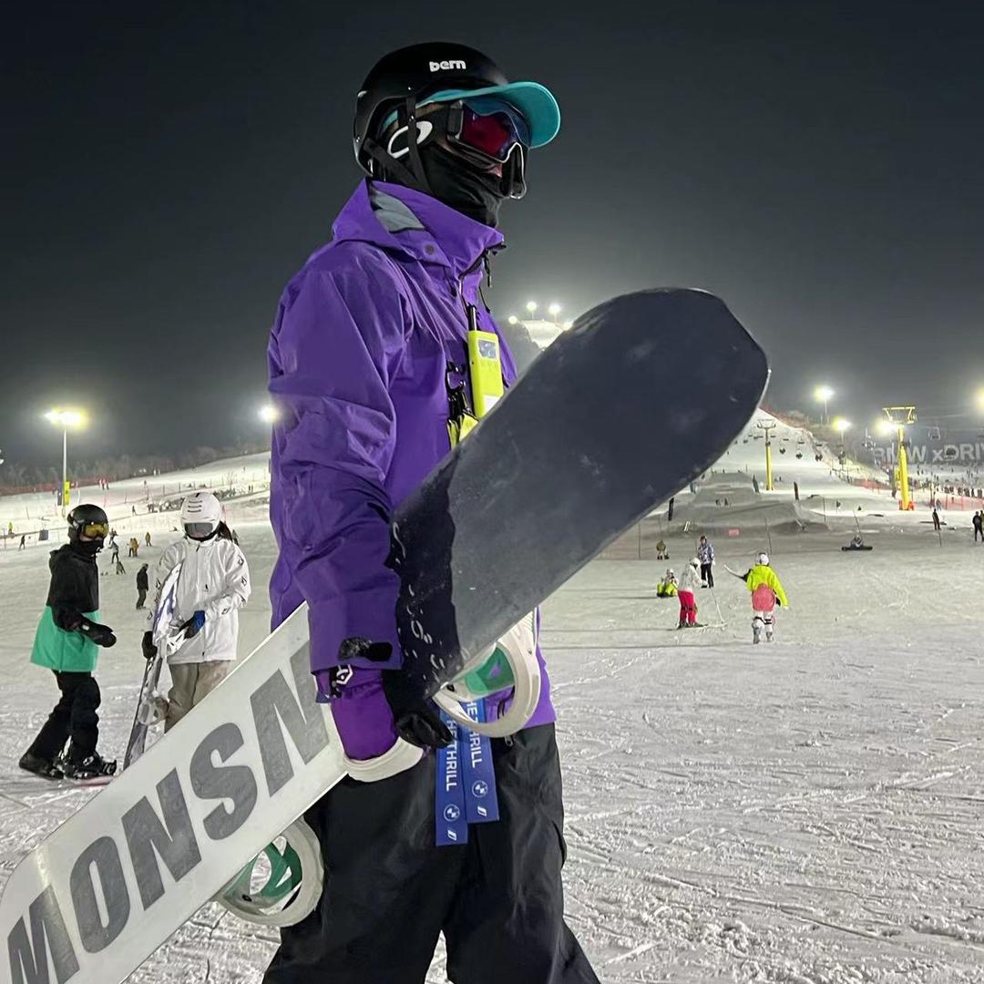 🏂🏻_滑雪的花花