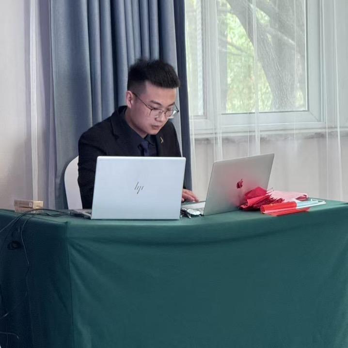 不许人间见白头