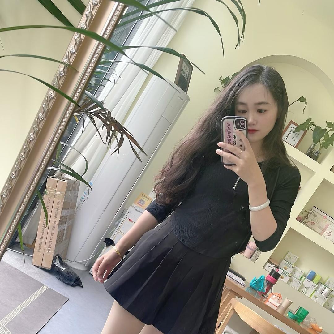 ʟ̆̈ᴜ̆̈ᴄ̆̈ᴋ̆̈ʏ̆̈🧡