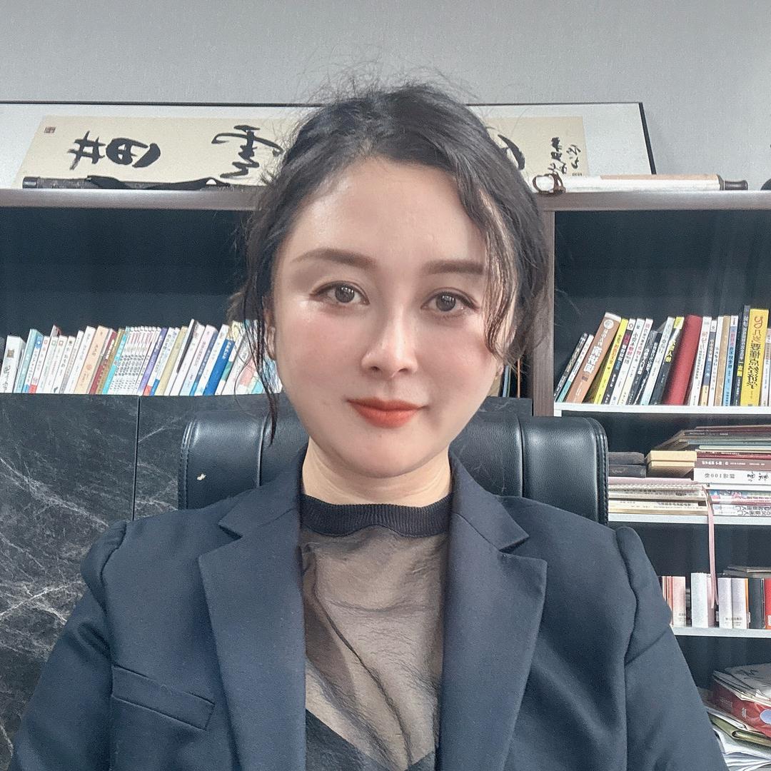 爱唱歌的李校长