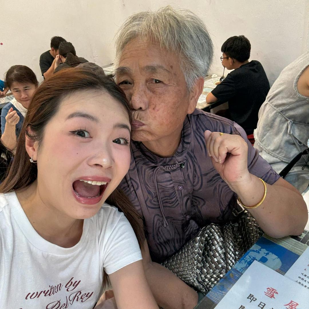 插班女同学