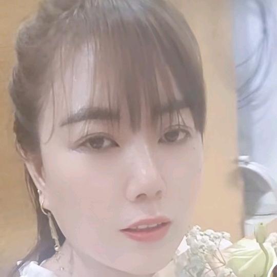 张  婷