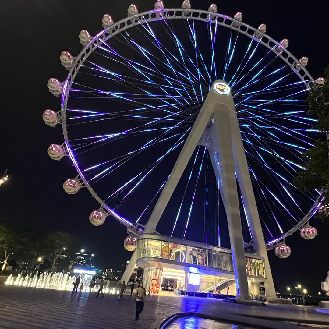 务川长合汽车租赁新车站正对面