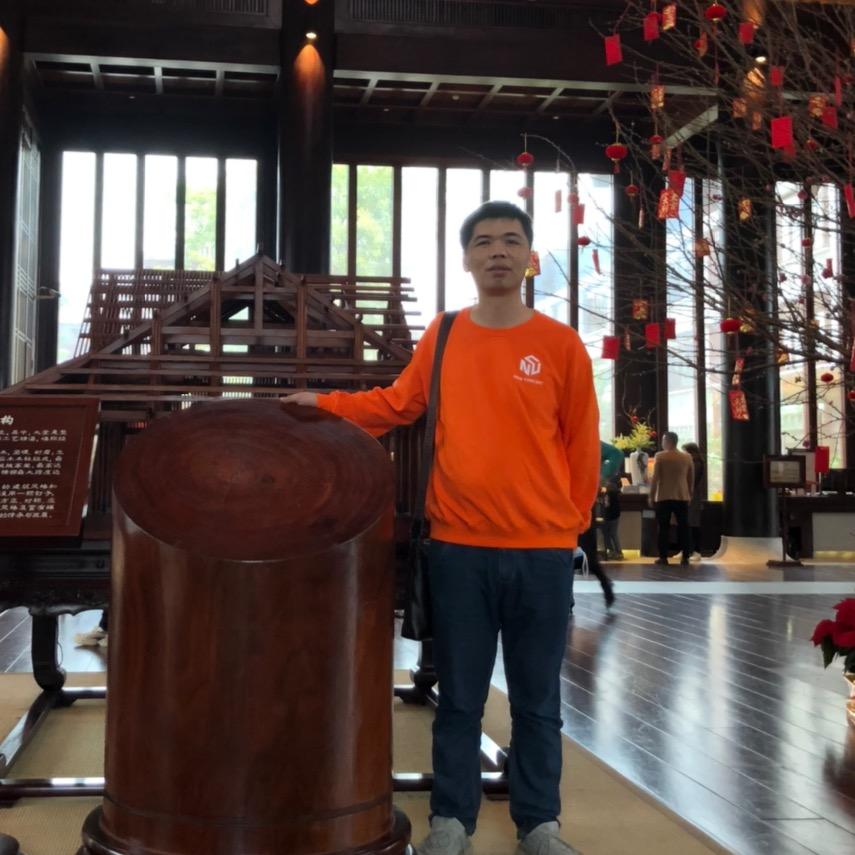 小梁哥，爱装修更爱生活