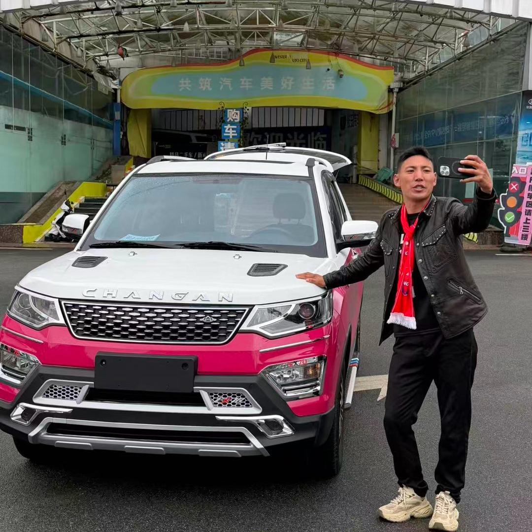 成都拉青加二手车销售部