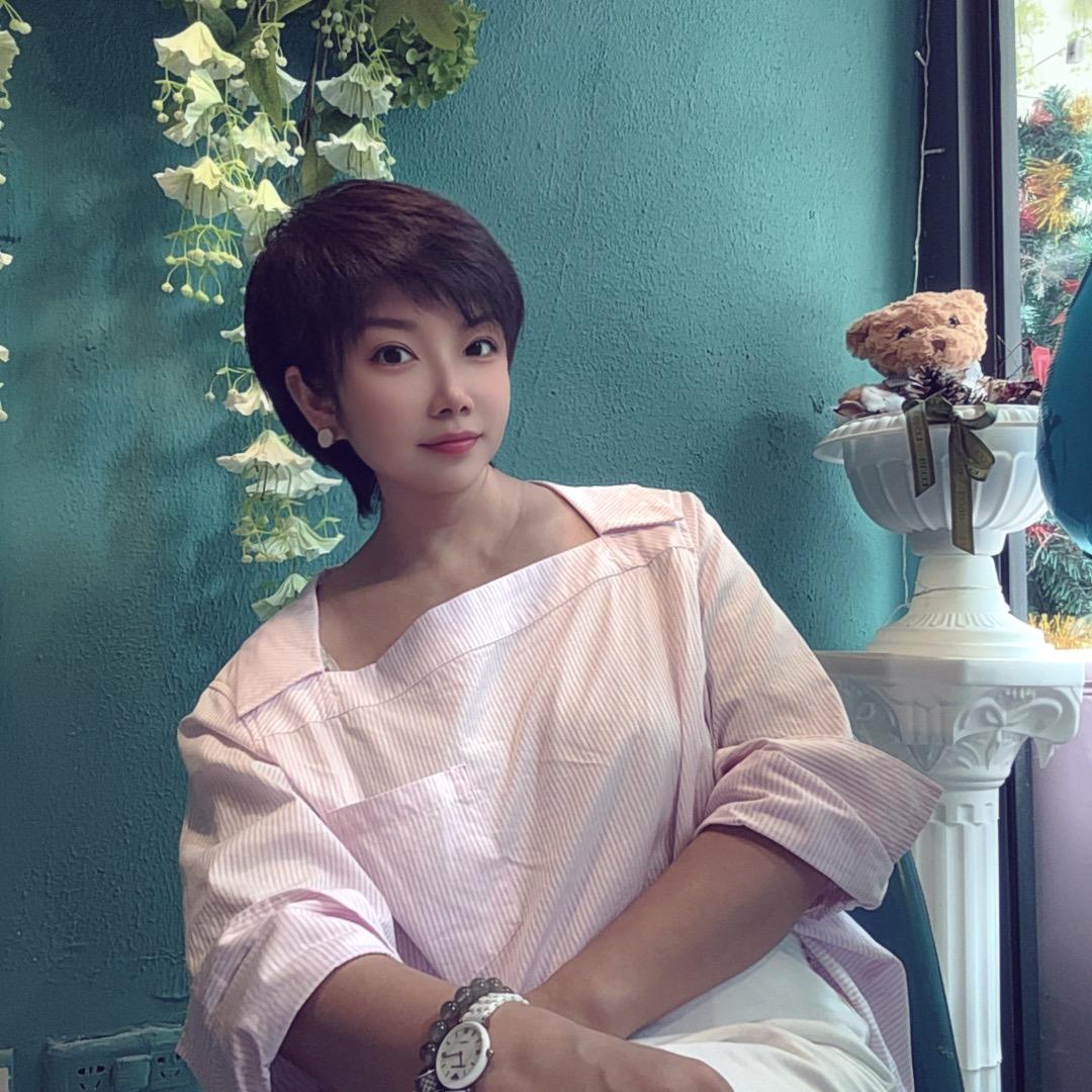 虢镇火车站偶然女装